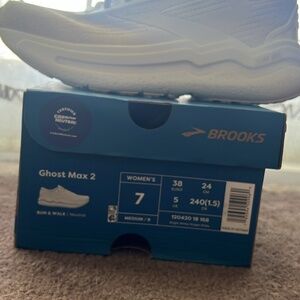 Women’s Brooks max 2